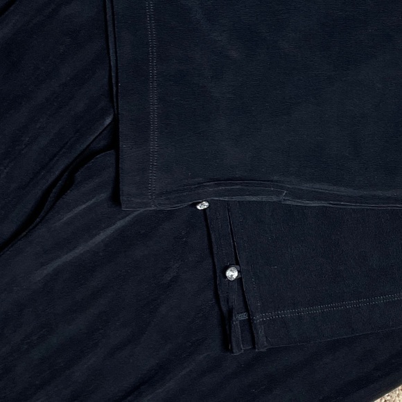 Chicos Travelers Split Sleeve Top Pant 2 Pc Set Sz 1 Black Wide Leg Pant Crystal - Picture 9 of 9